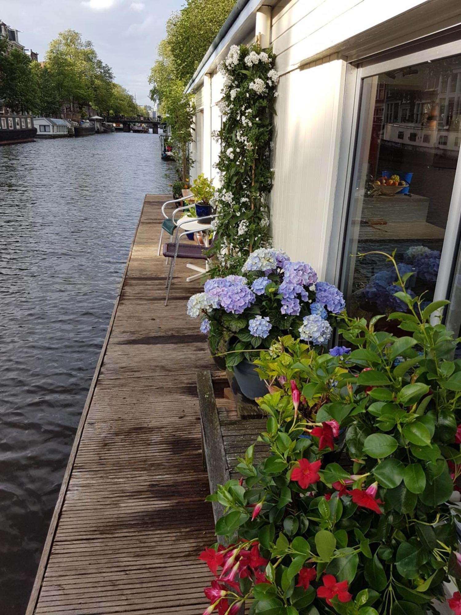 Pantheos Top Houseboat Ámsterdam Exterior foto